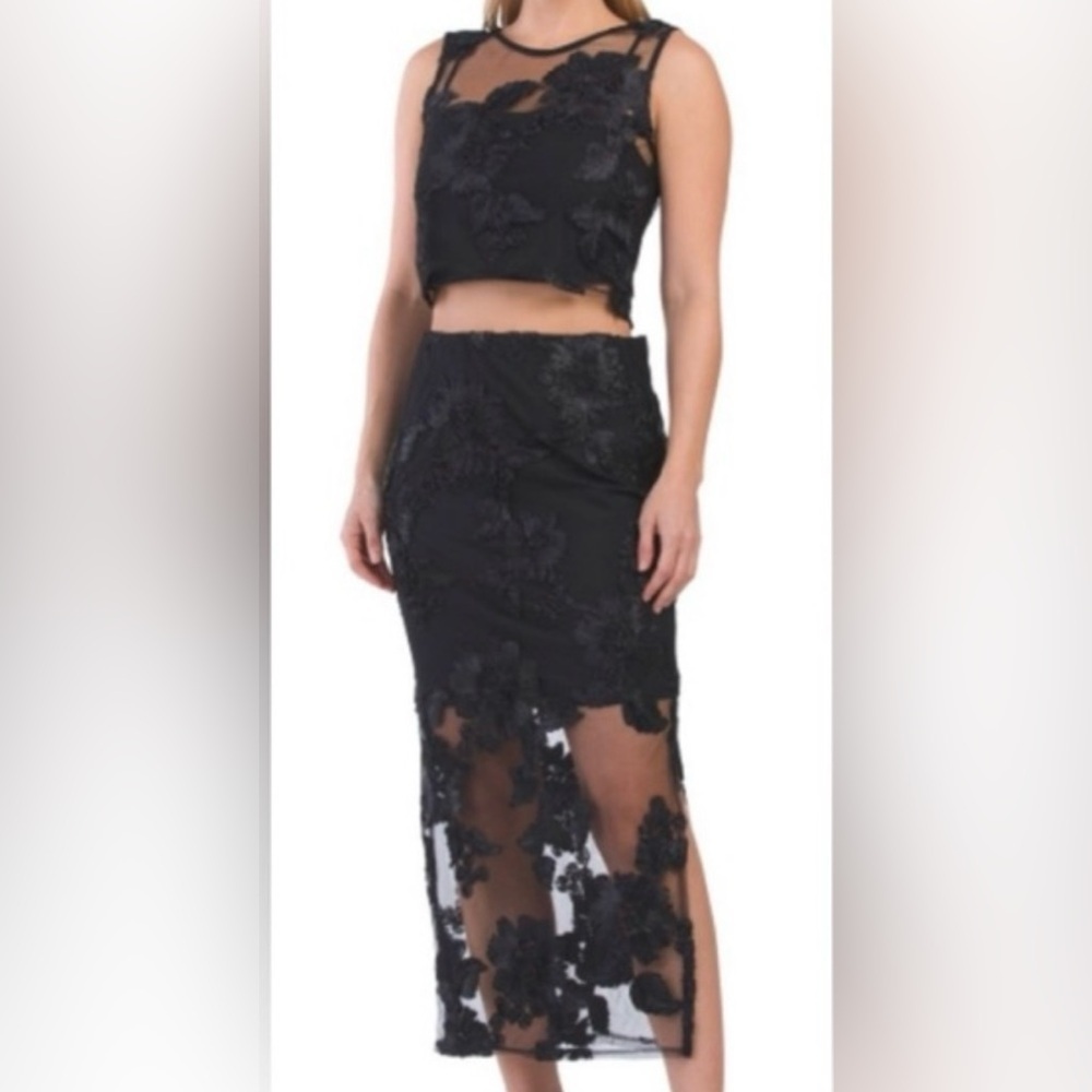 Camila Coelho black floral skirt ONLY-medium like new